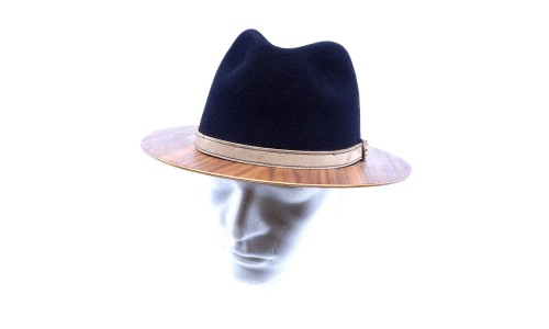 NA OBJEDNAVKU - Plstený klobúk s drevenou strieškou 